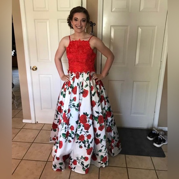 Floral 2 Piece Ball Gown Prom Dress Size 6 - Picture 9 of 9